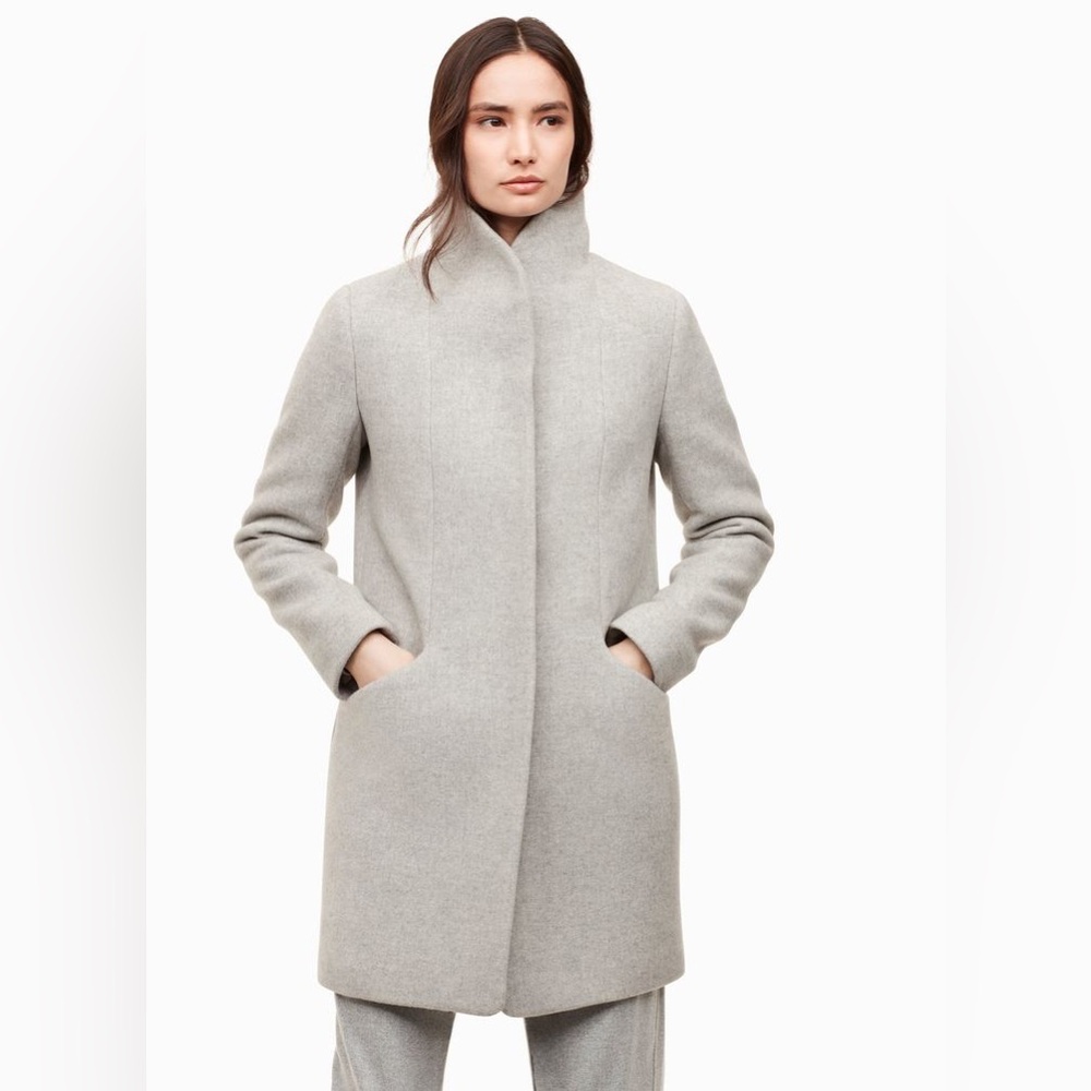 Aritzia Cocoon Coat in Grey size xs